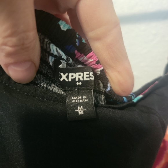 Express Floral Dress - Picture 4 of 6